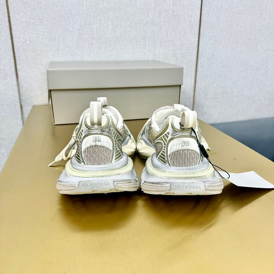 BALENCIAGA Retro Casual Sneakers - Image 7