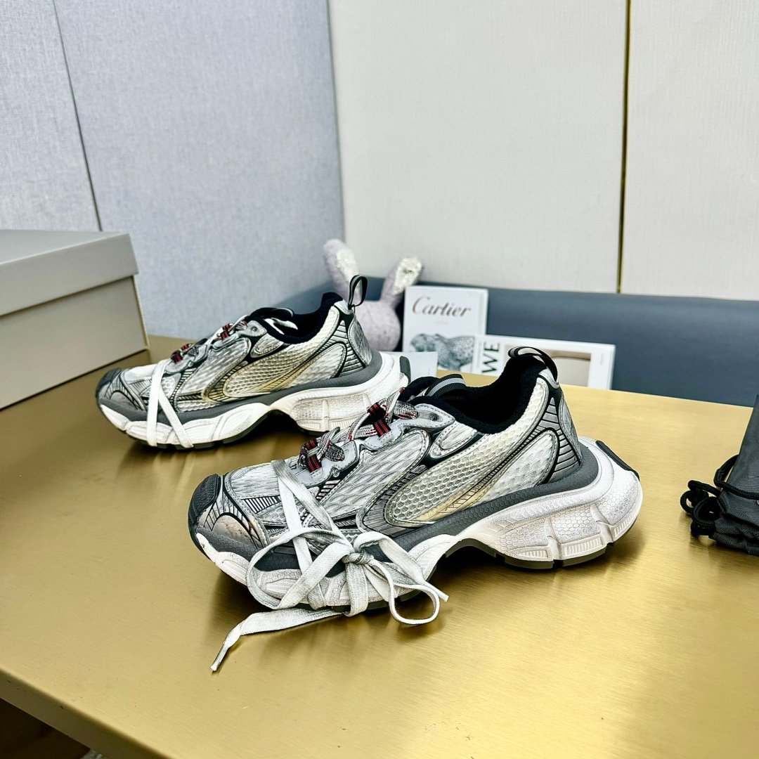 BALENCIAGA Retro Casual Sneakers - Image 6