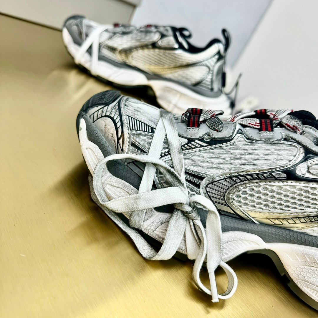 BALENCIAGA Retro Casual Sneakers - Image 2