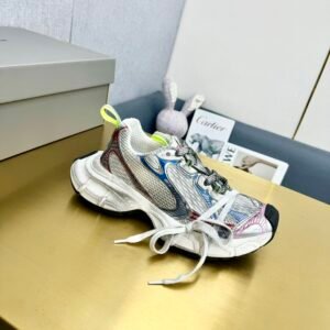 BALENCIAGA Retro Casual Sneakers