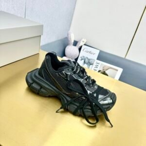 BALENCIAGA Retro Casual Sneakers