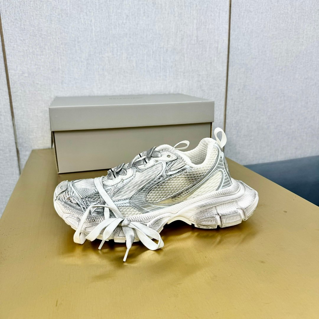 BALENCIAGA Retro Casual Sneakers - Image 2