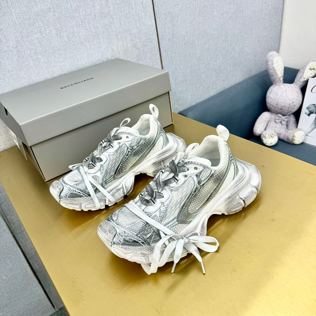 BALENCIAGA Retro Casual Sneakers - Image 3