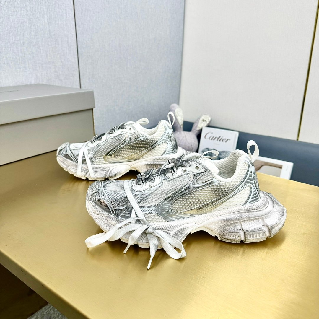 BALENCIAGA Retro Casual Sneakers - Image 5