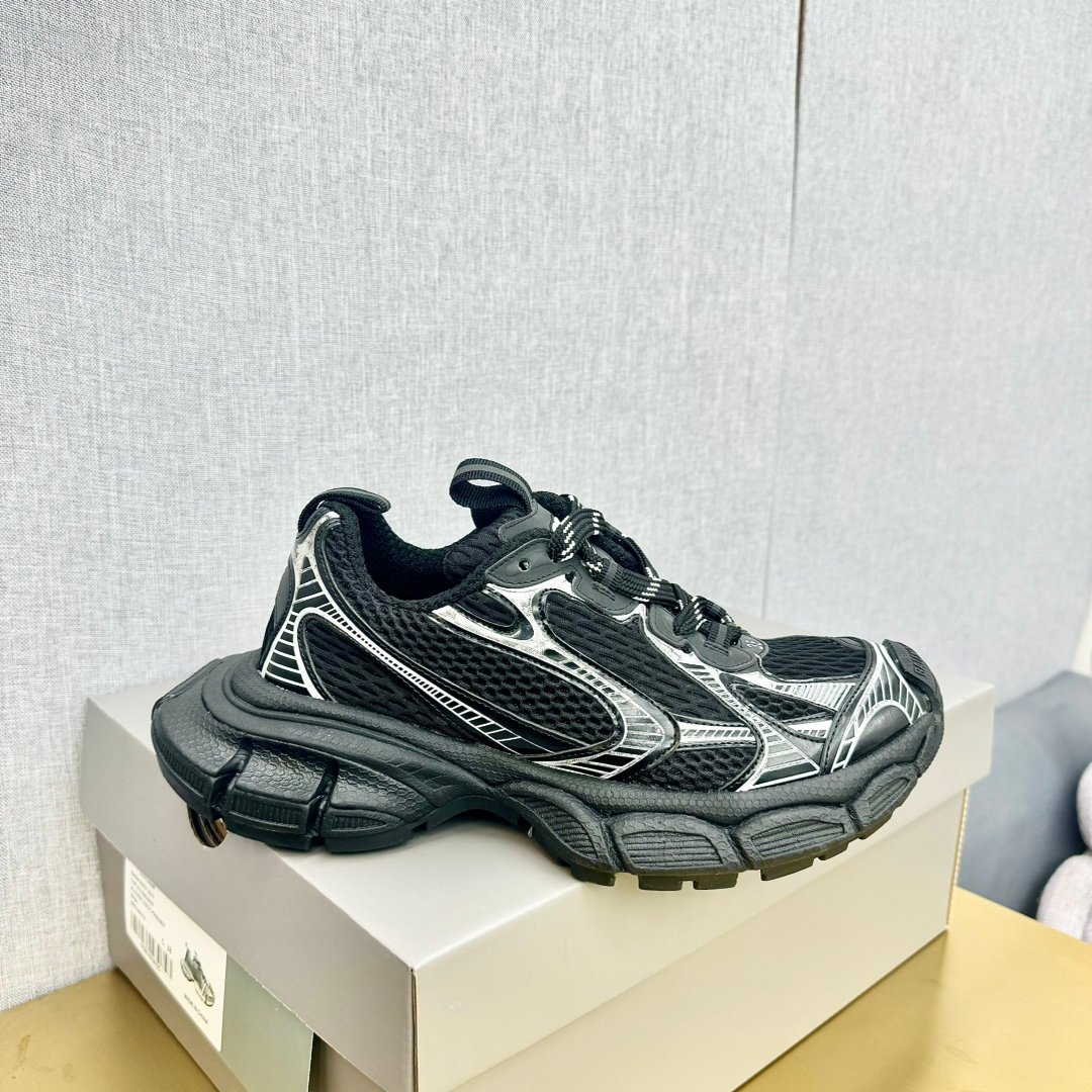 BALENCIAGA Retro Casual Sneakers - Image 5