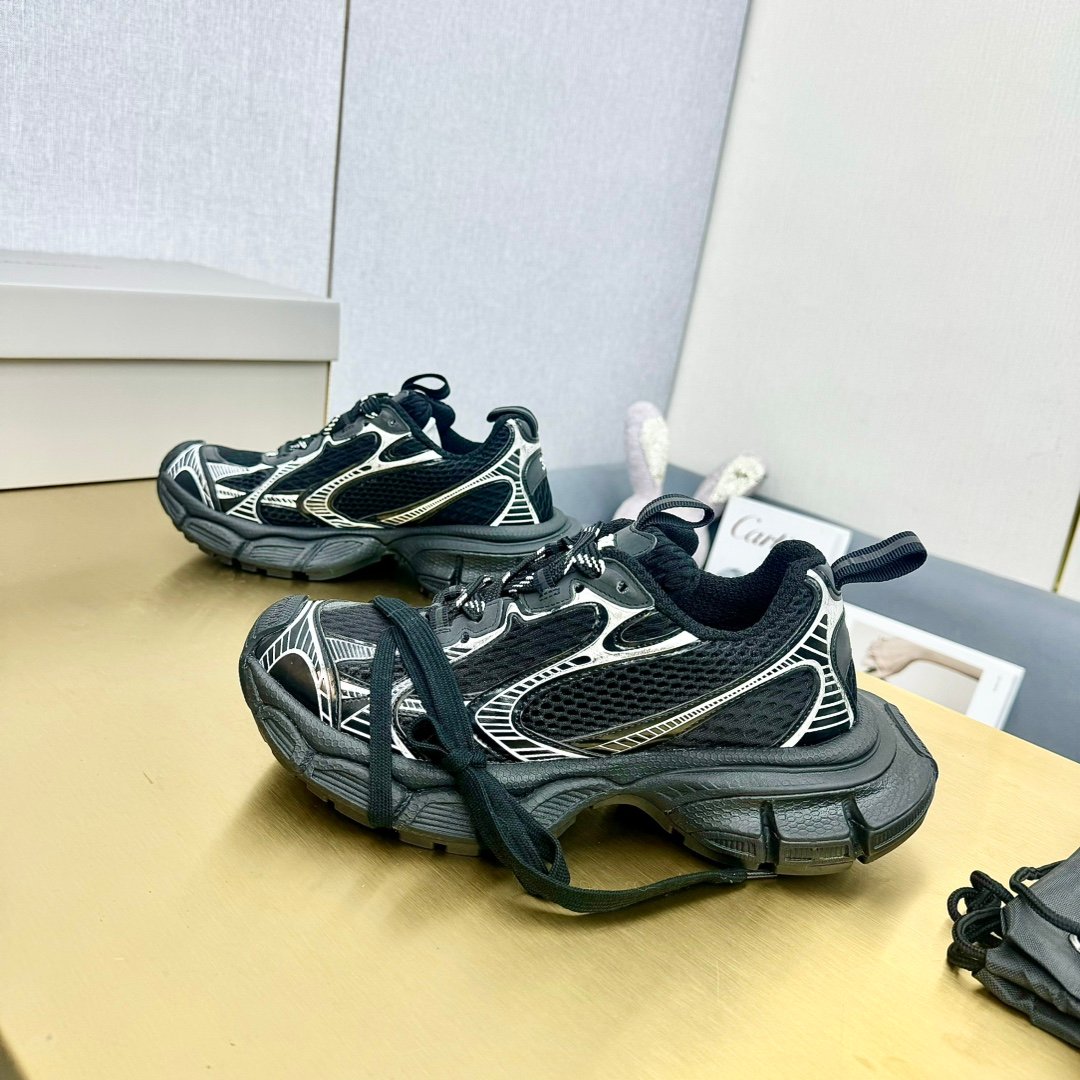 BALENCIAGA Retro Casual Sneakers - Image 6