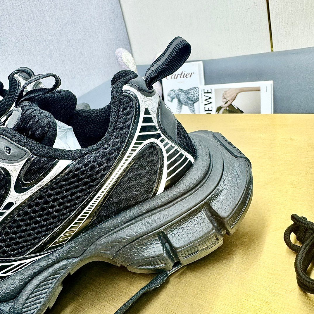 BALENCIAGA Retro Casual Sneakers - Image 8