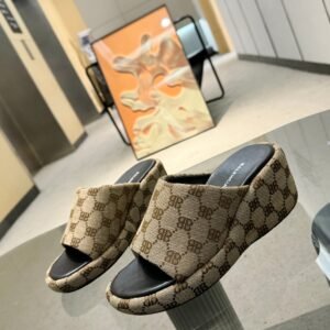 Balenciaga Thick soled Slippers