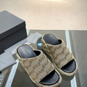 Balenciaga Thick soled Slippers