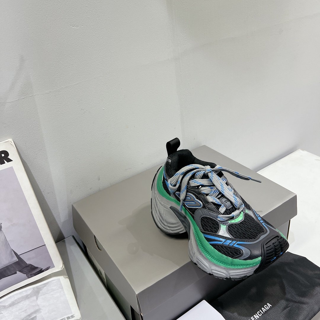 Balenciaga's new 10XL large soled sports shoes - Image 3