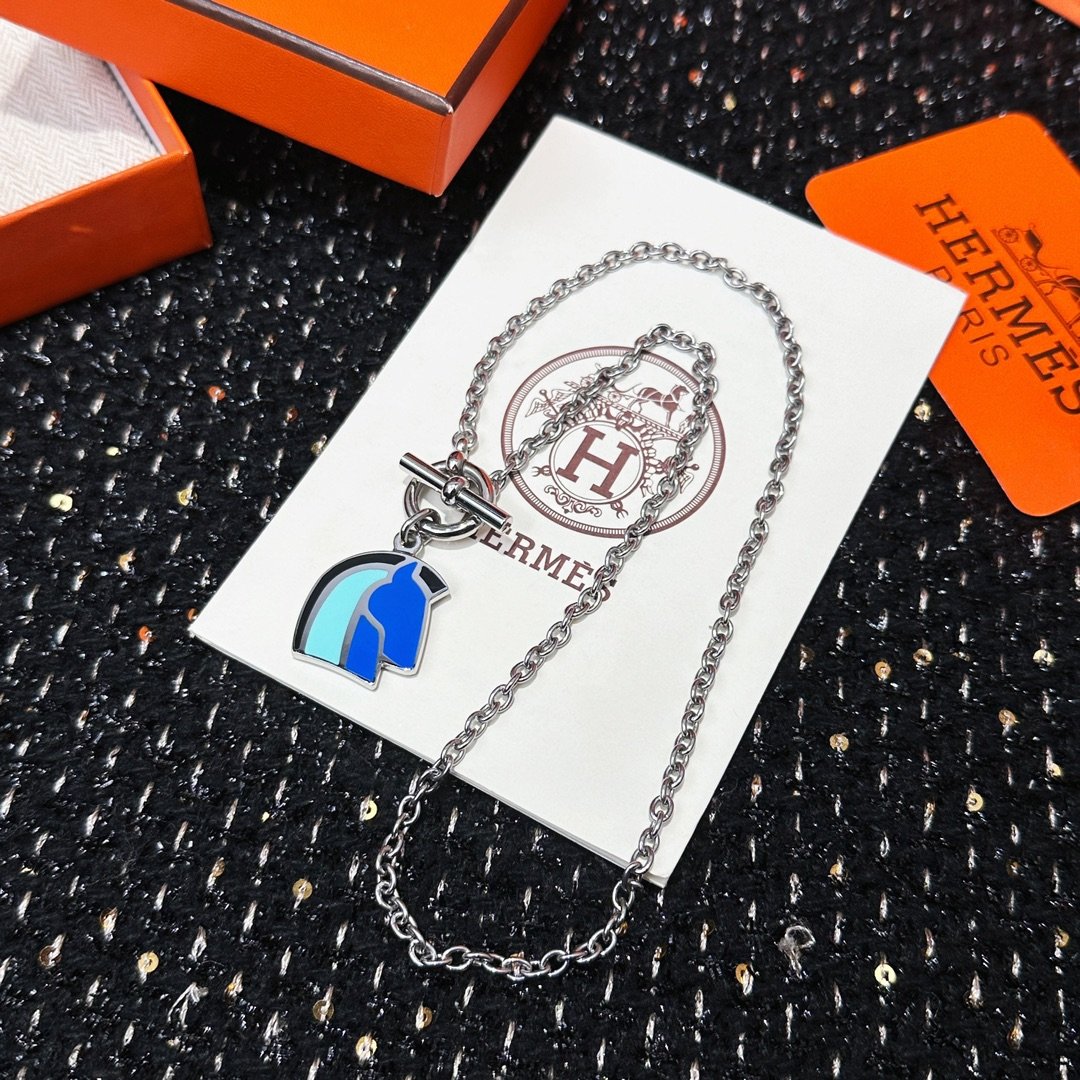 Hermes Helios Cheval Horsehead Necklace - Image 4
