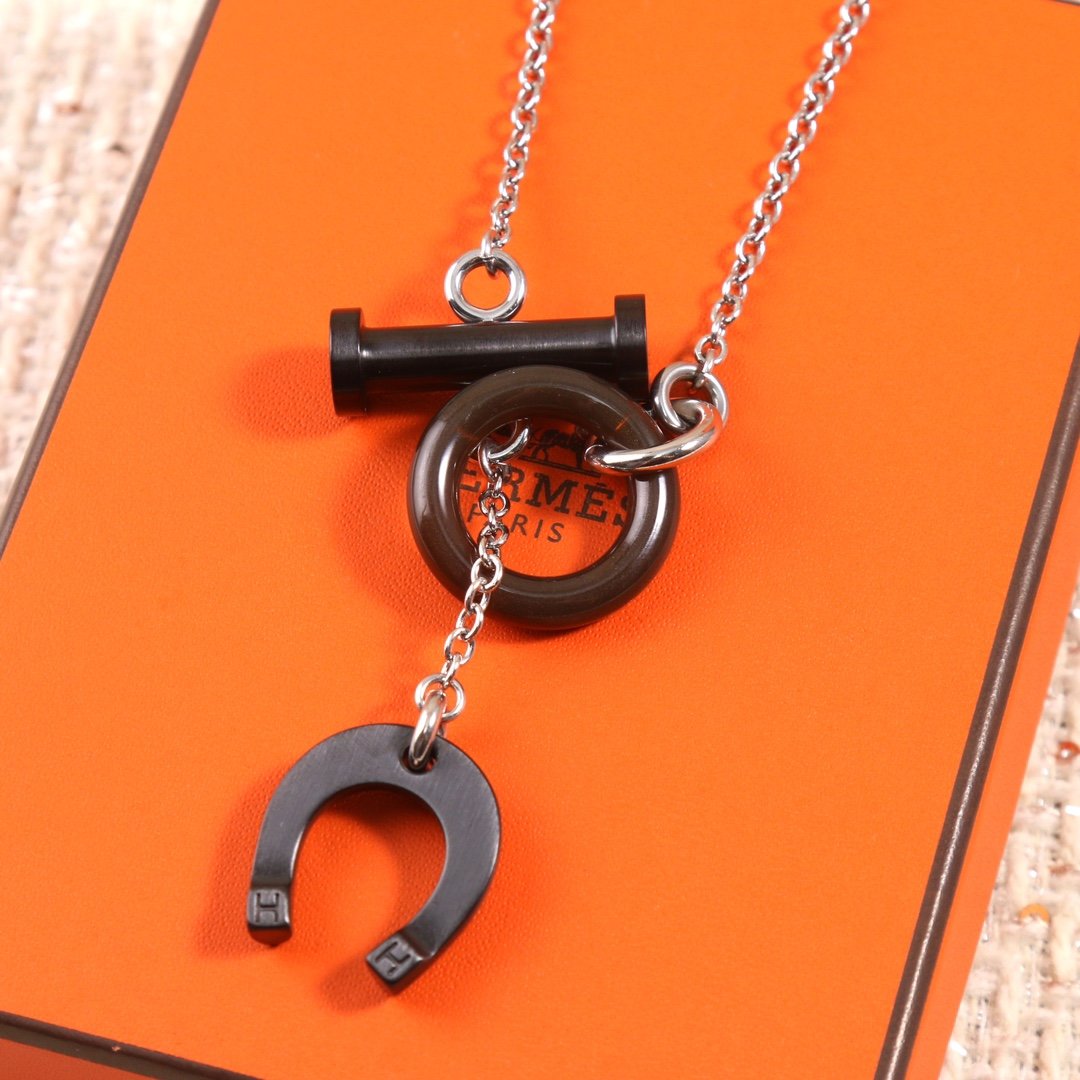 Hermes Carrousel Buffalo Horn Necklace - Image 5