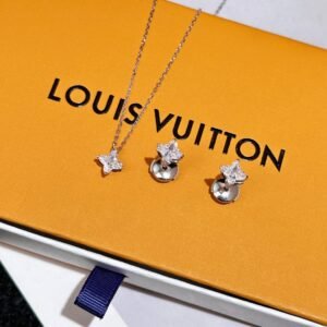 LV lconic Pearls necklace