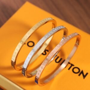 LV bracelet with vintage pattern