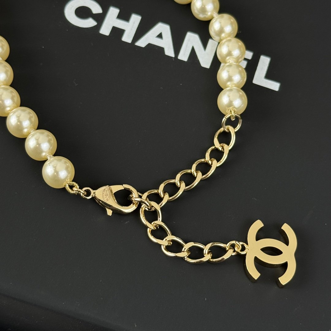 Chanel Double C Pearl Necklace - Image 7