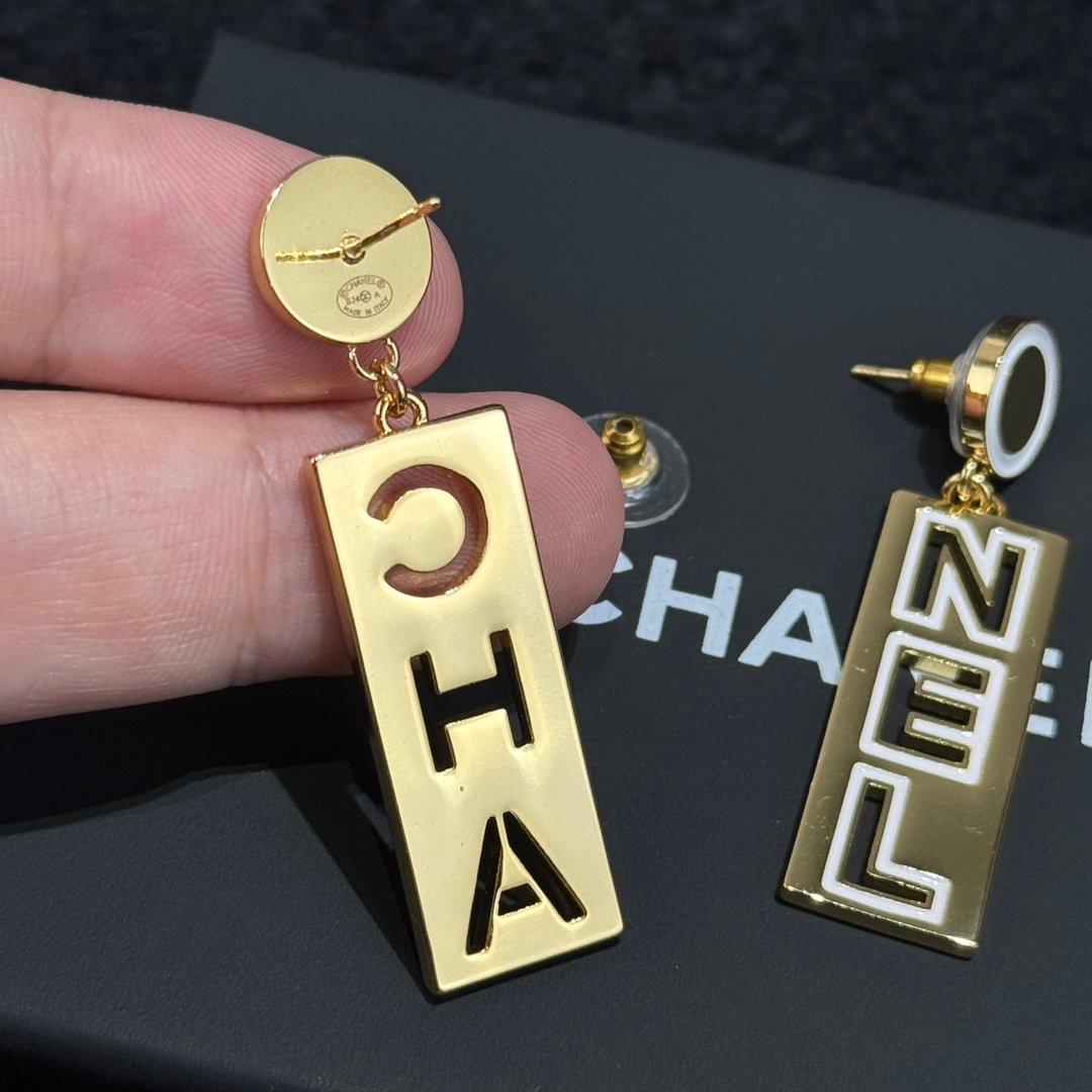 Chanel C2 Double C Letter Earnail Earrings - Image 6