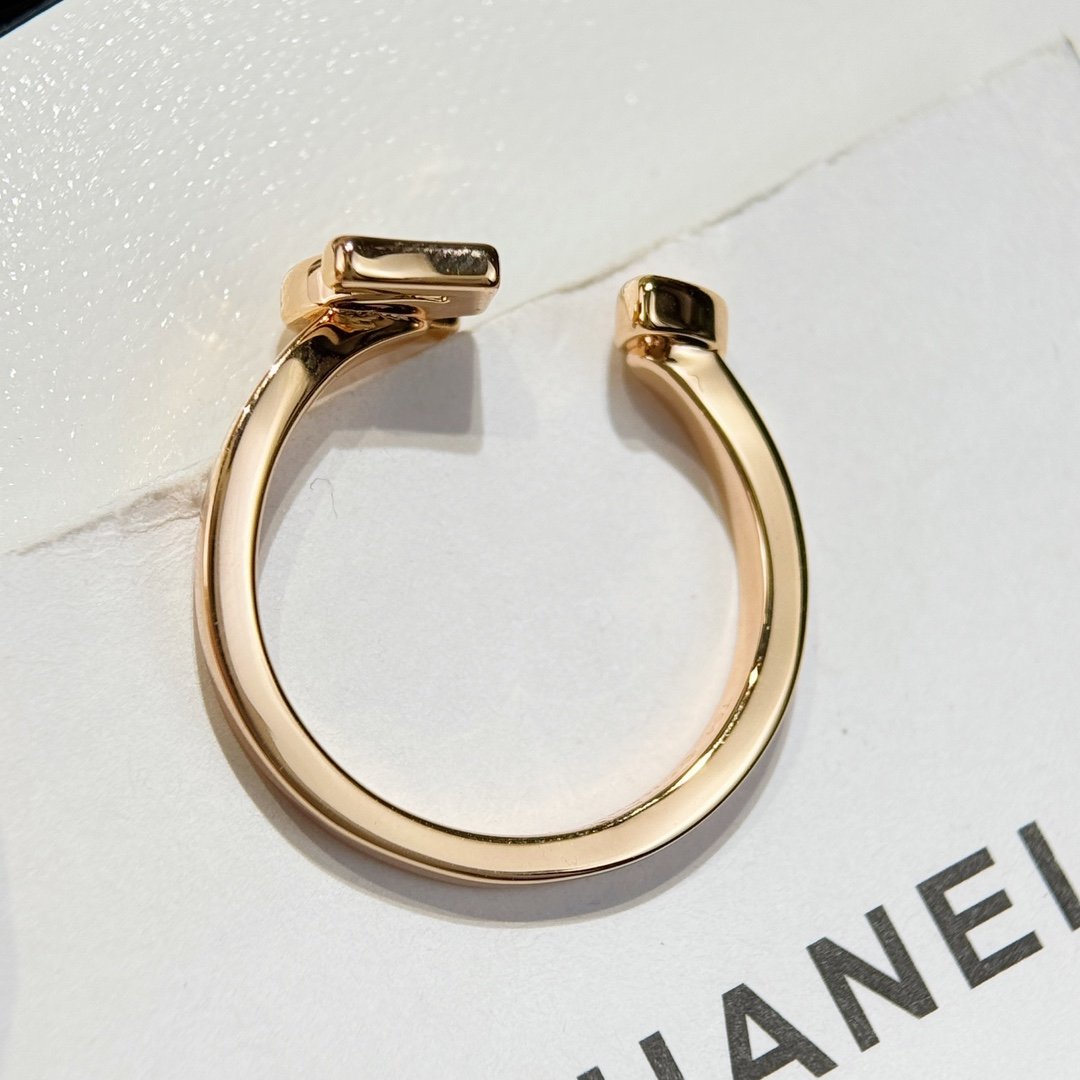 Chanel COCO Series 5-Character Ring - Image 7