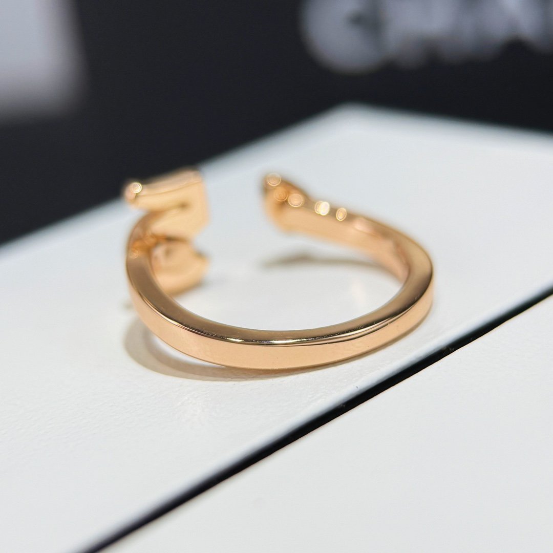 Chanel COCO Series 5-Character Ring - Image 8