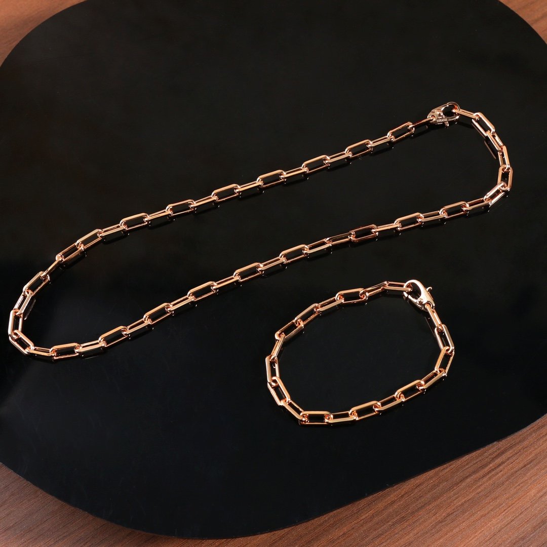 Cartier SANTOS DE necklace - Image 7