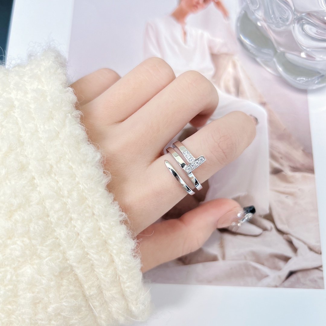 Tiffany&CO Classic T-Series Three Circle Double T Ring - Image 4