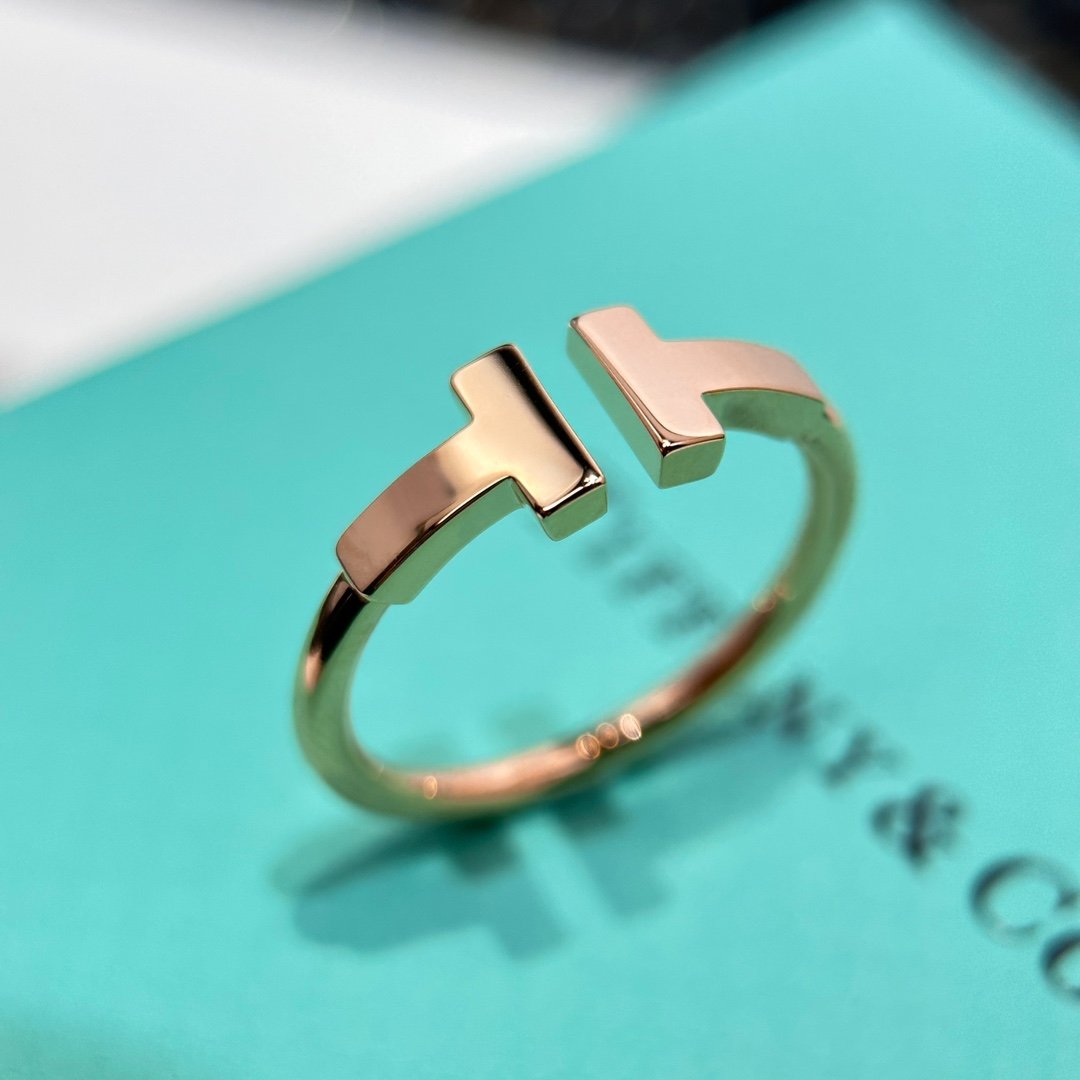 Tiffany&CO Classic T-Series Smooth Double T-Ring - Image 4