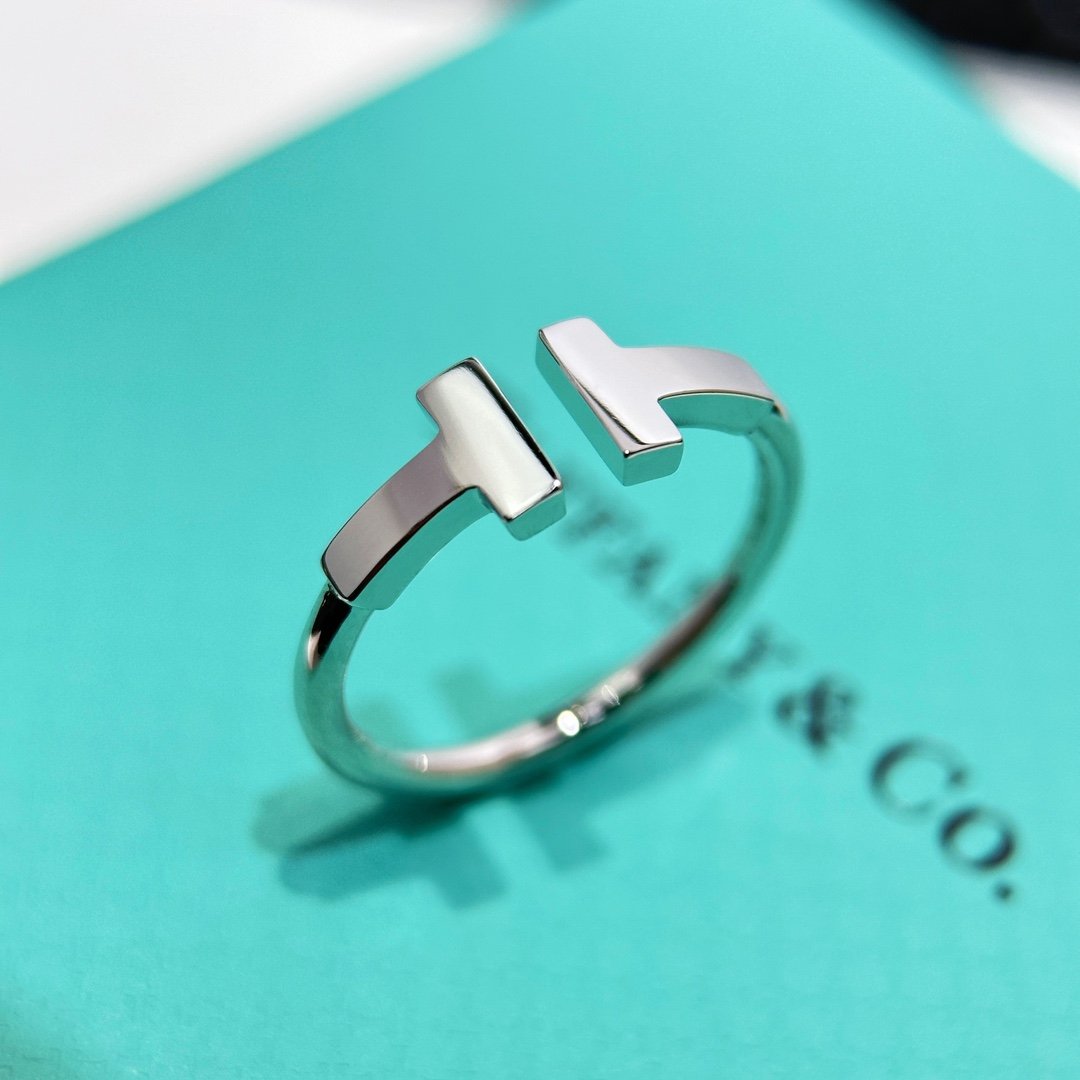 Tiffany&CO Classic T-Series Smooth Double T-Ring - Image 5