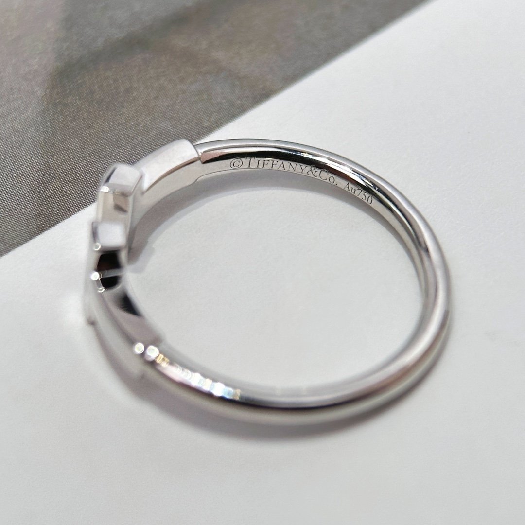 Tiffany&CO Classic T-Series Smooth Double T-Ring - Image 8