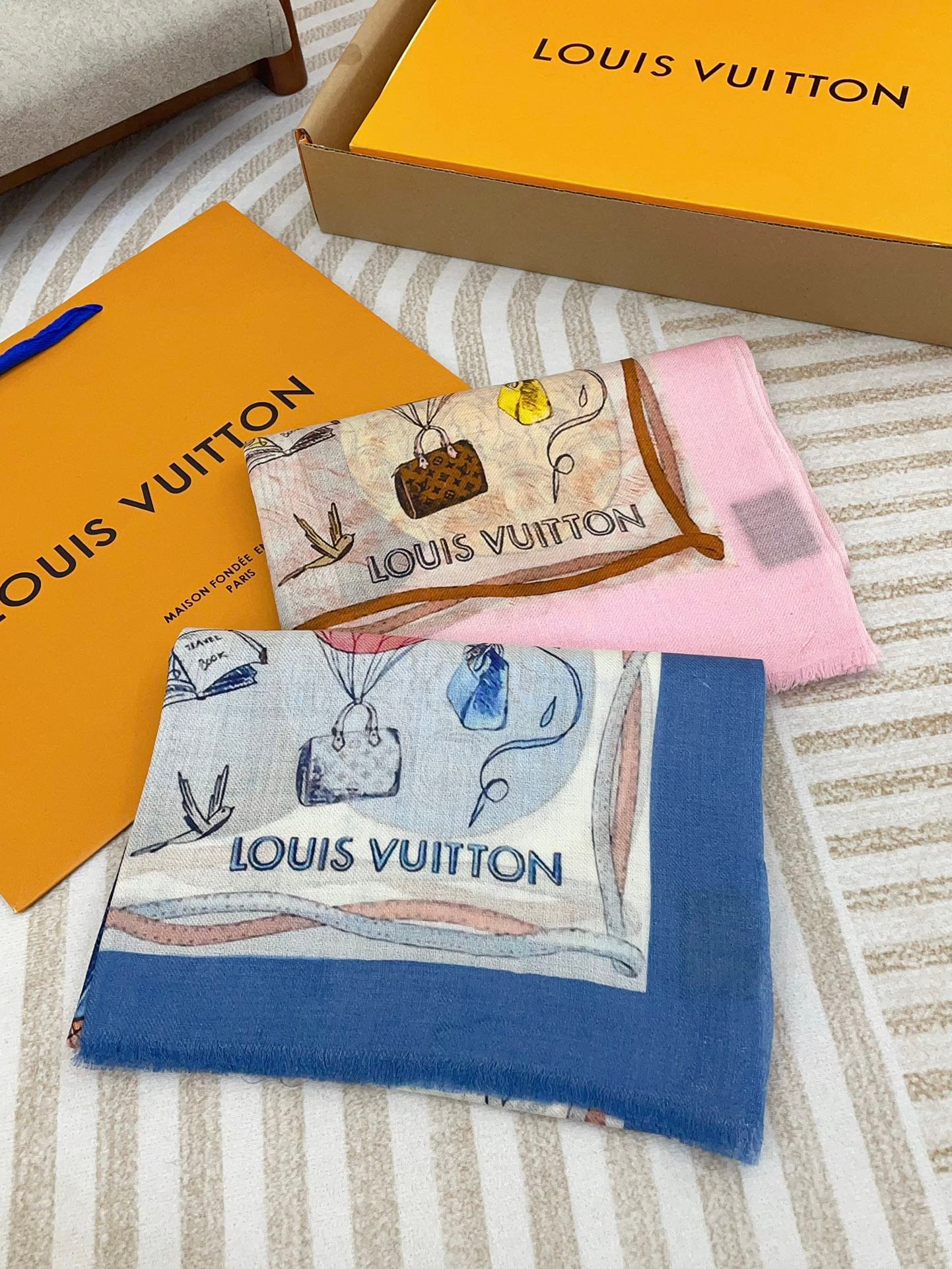 LV hot air balloon scarf - Image 3