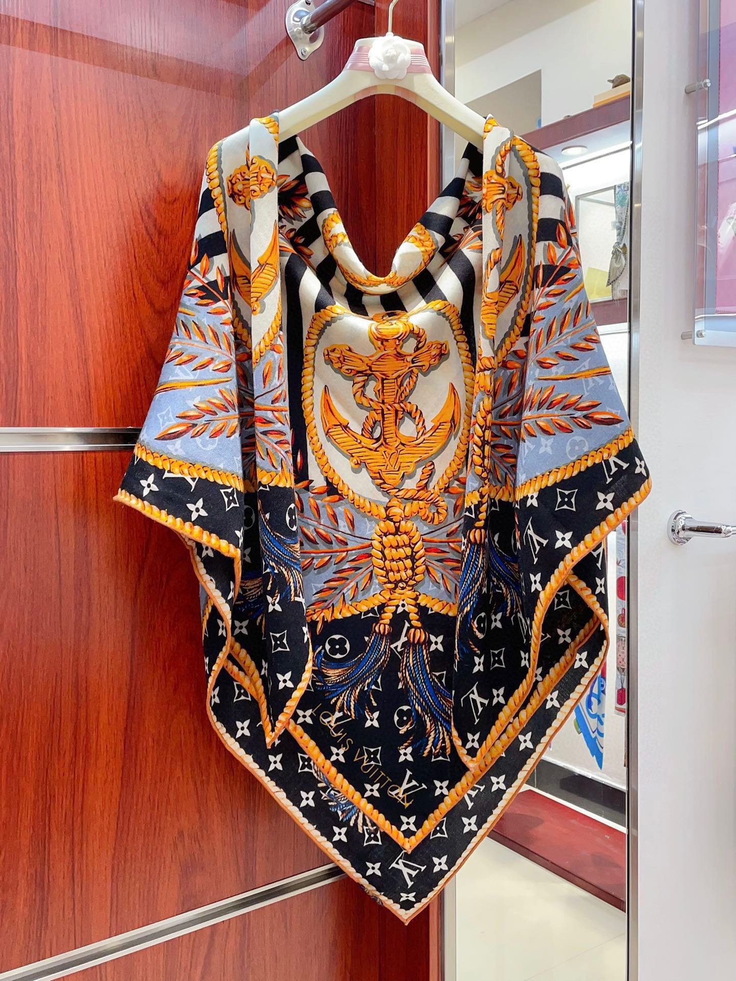 LV cashmere shawl - Image 5