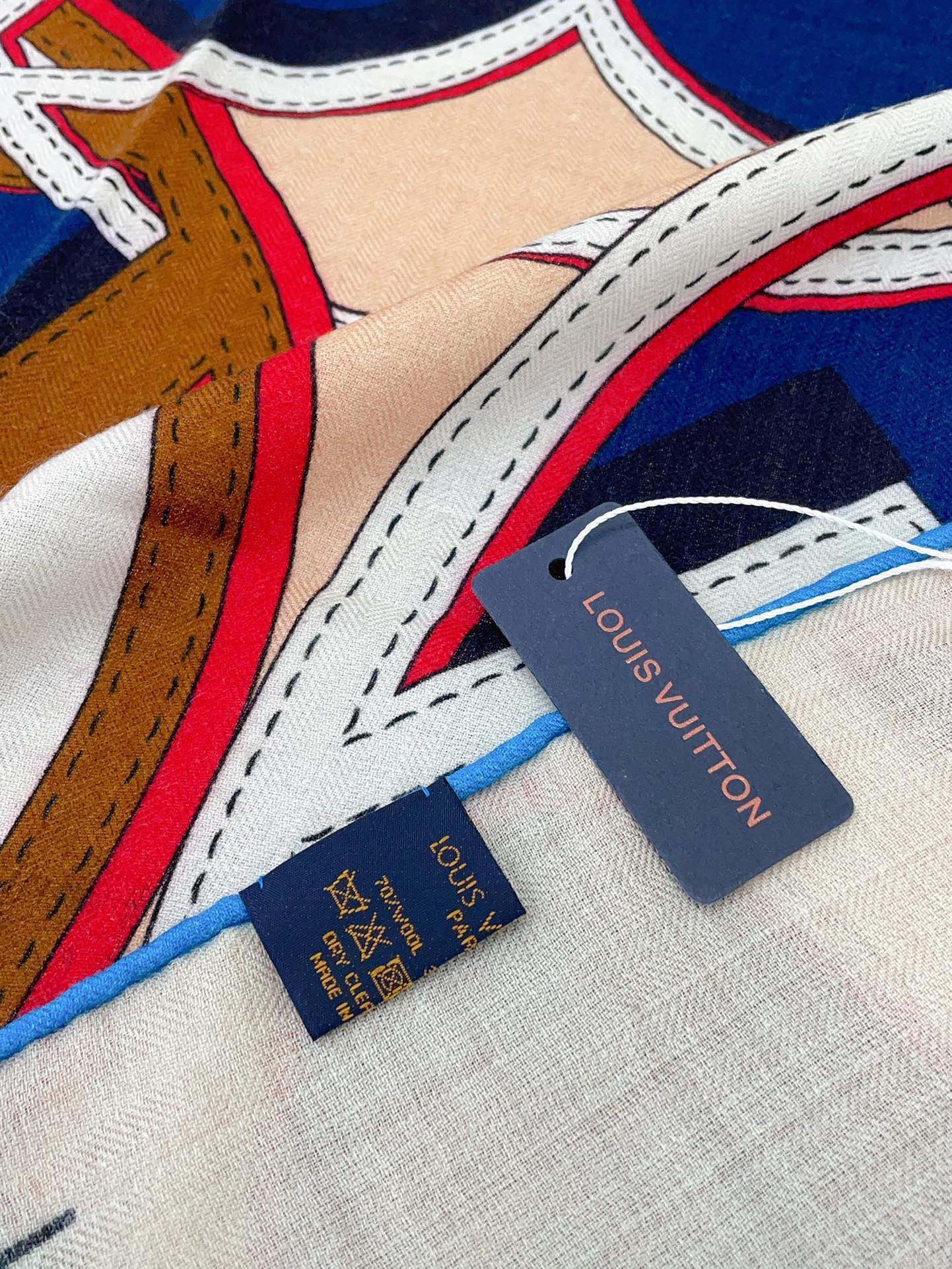 LV cashmere shawl - Image 8