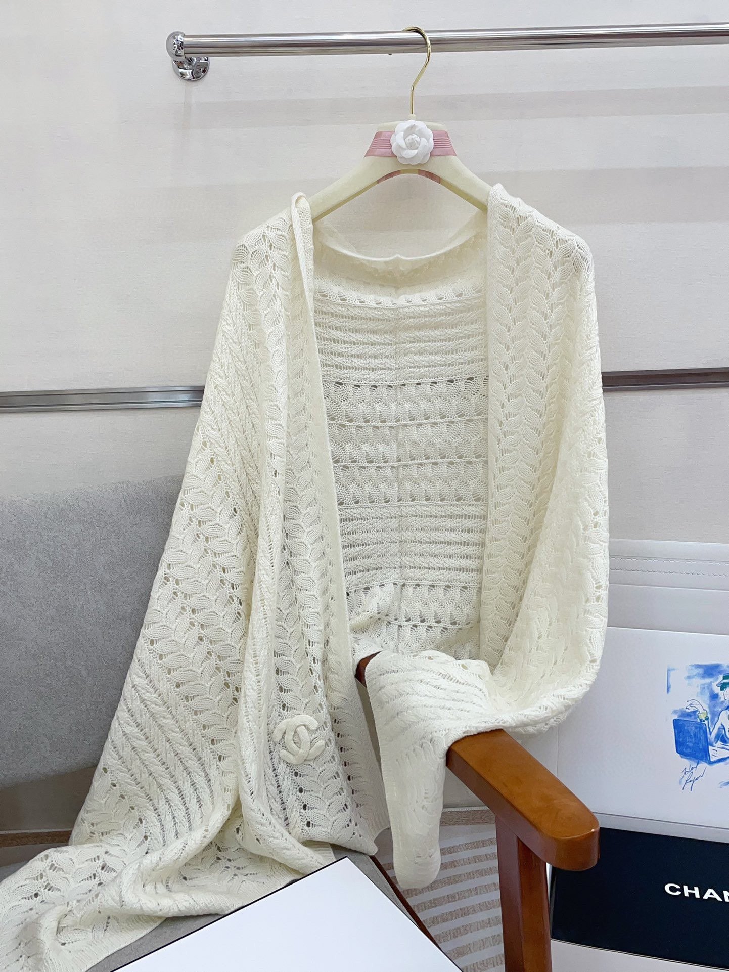 CHANEL wheat ear small hollow knitted scarf - Image 7