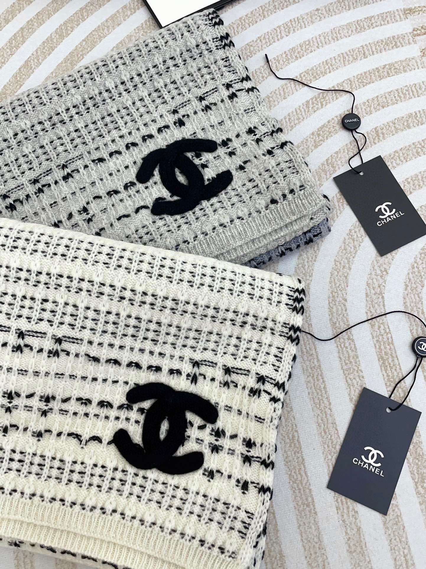 CHANEL cashmere scarf - Image 8