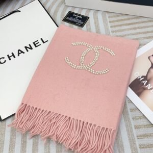 CHANEL Elegant Cashmere Scarf