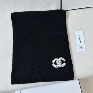 Chanel knitted cashmere scarf