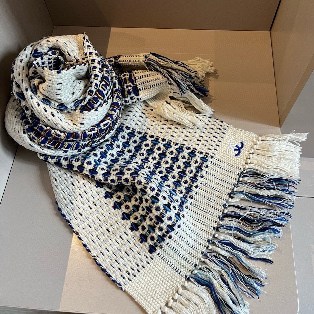 Chanel Knitted Scarf - Image 5