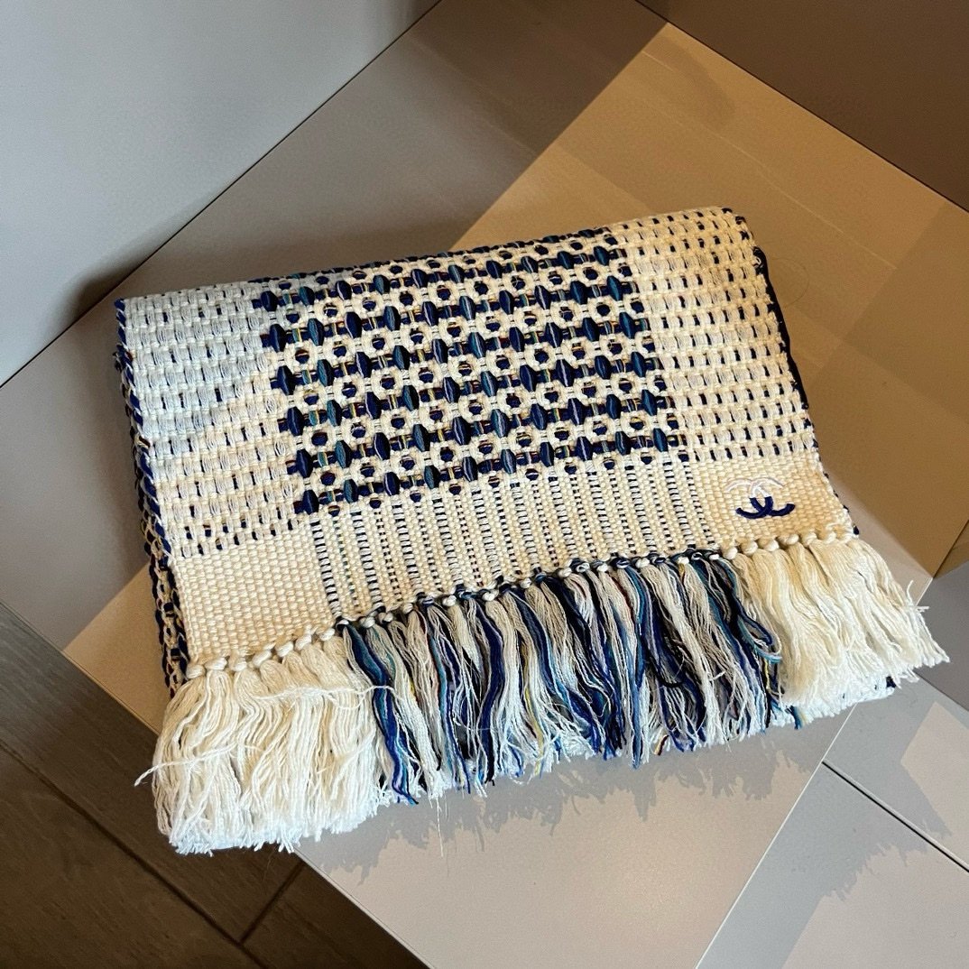 Chanel Knitted Scarf - Image 7