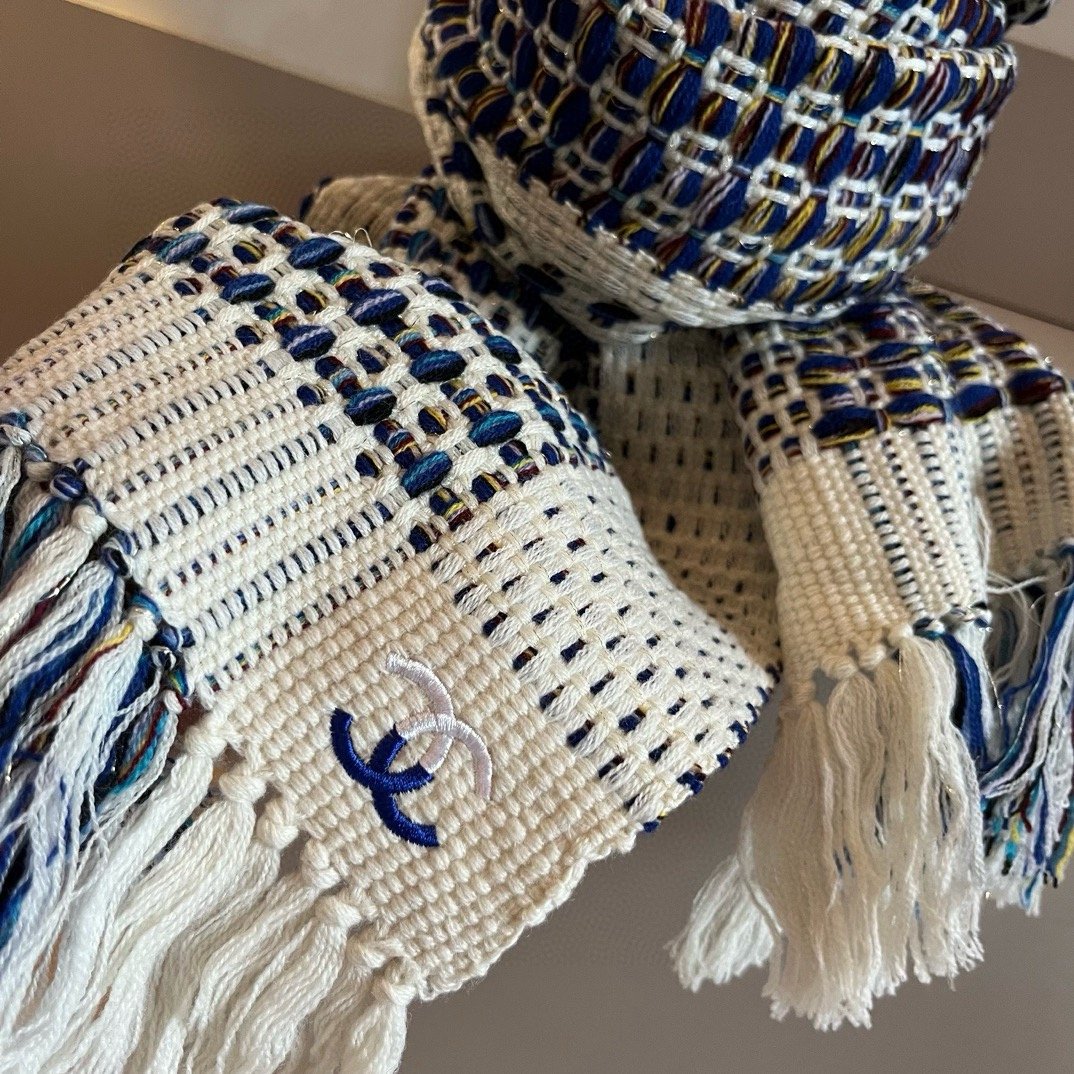 Chanel Knitted Scarf - Image 8