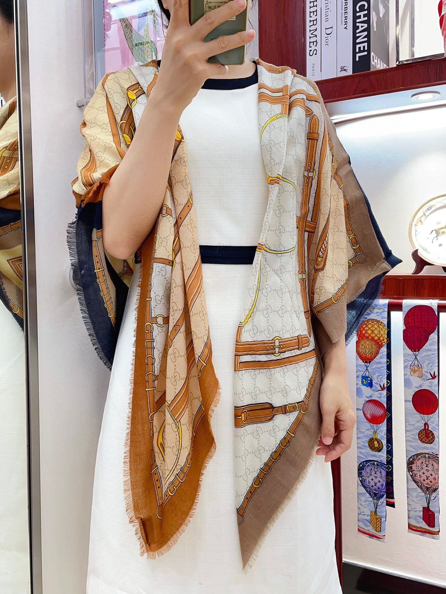 GUCCI cashmere handkerchief - Image 2