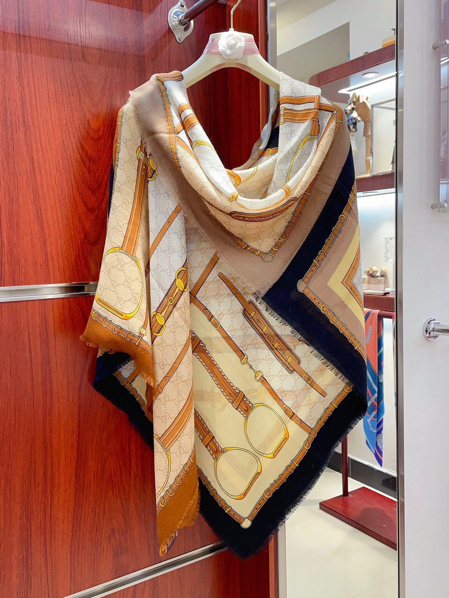 GUCCI cashmere handkerchief - Image 5