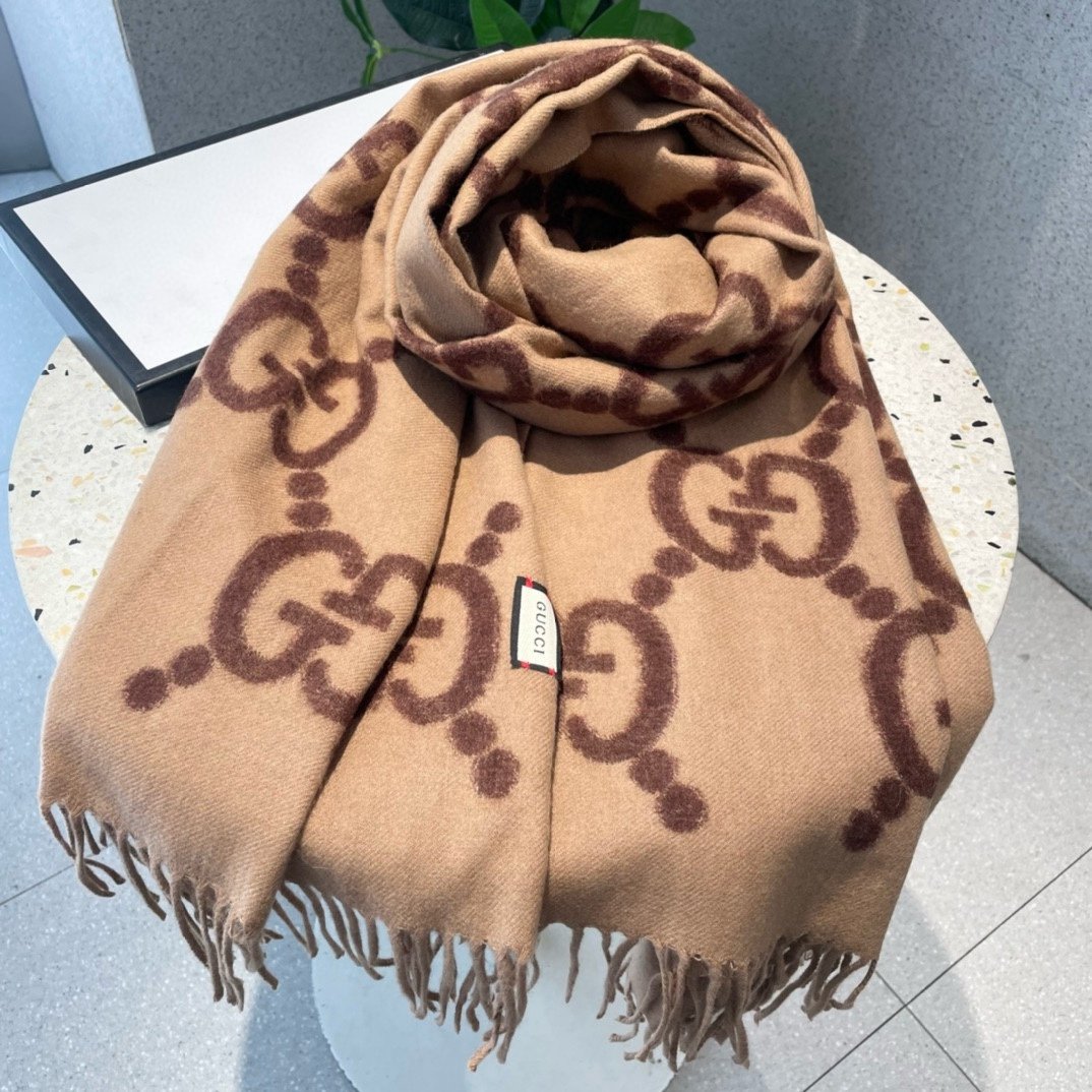 GUCCI cashmere shawl scarf - Image 4