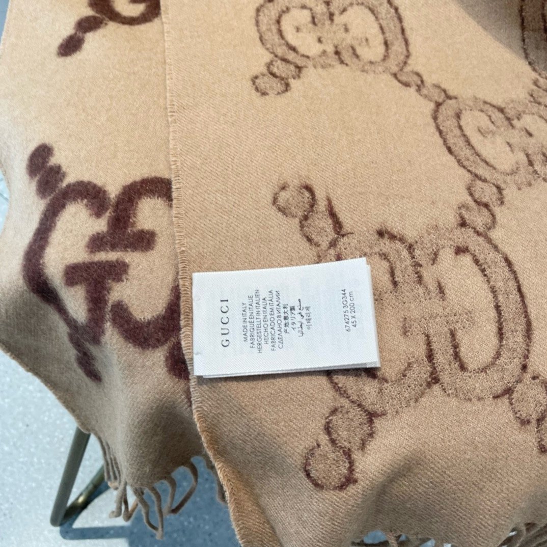 GUCCI cashmere shawl scarf - Image 8