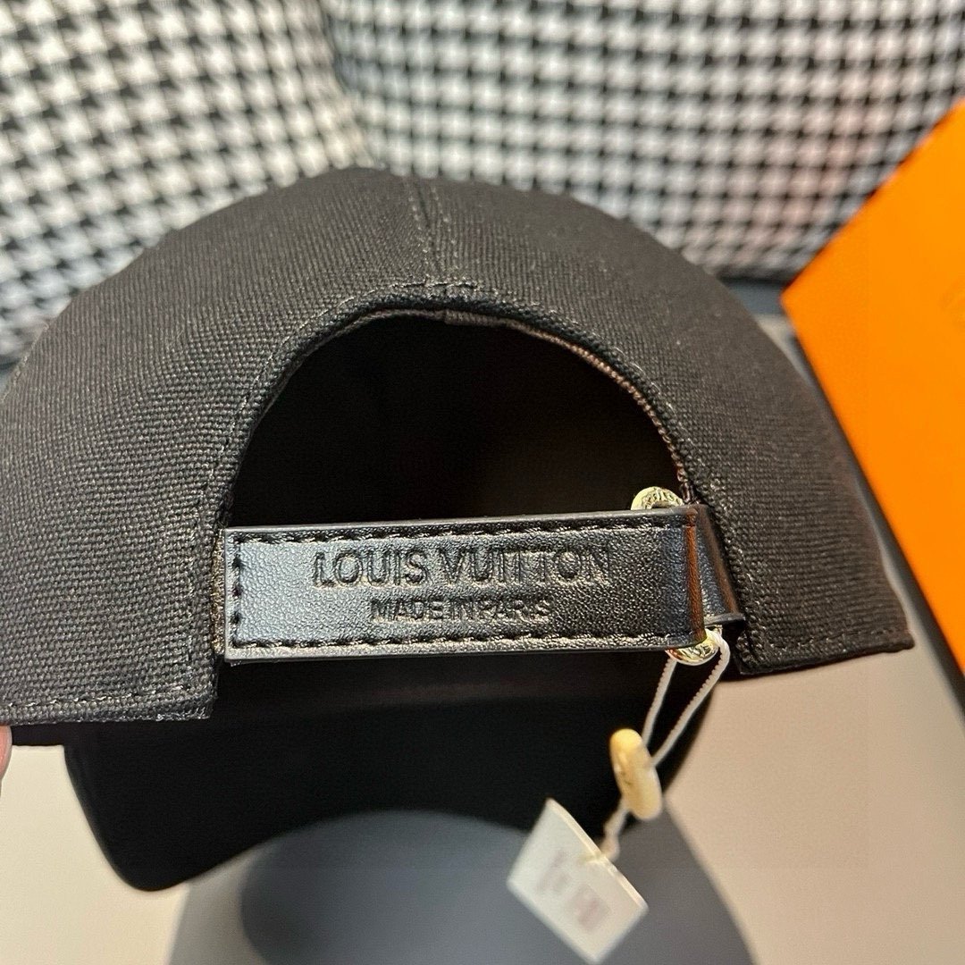 LV embroidered baseball cap - Image 7