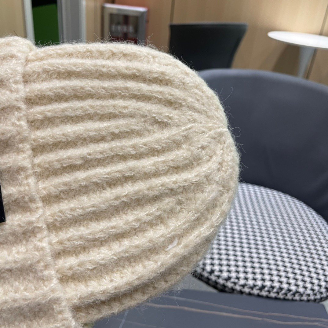 LV fair Island style retro knitted hat - Image 6