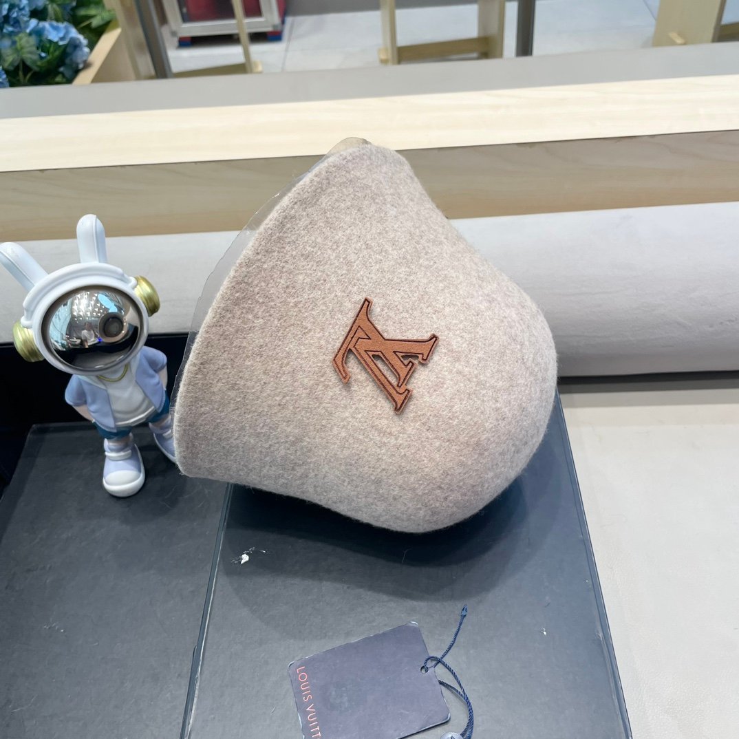 LV double sided wool artistic bucket cap - Image 7