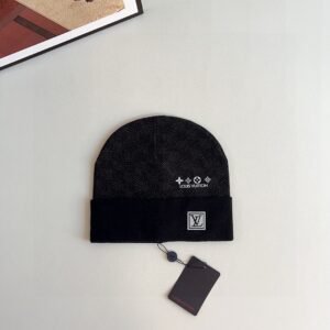 LV knitted yarn cap
