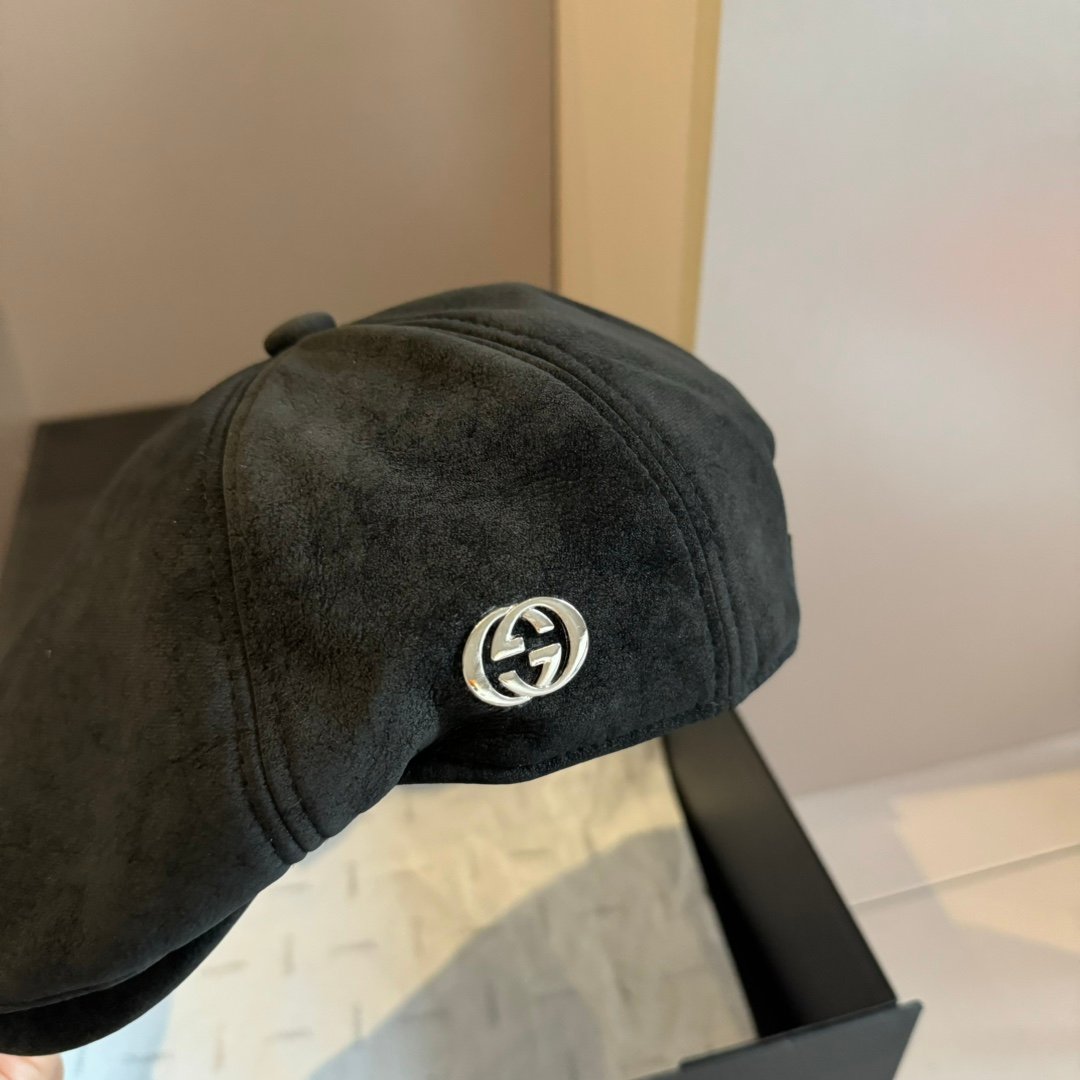GUCCI deer skin velvet duck tongue forward hat - Image 5