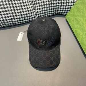 GUCCI artistic embroidered baseball cap