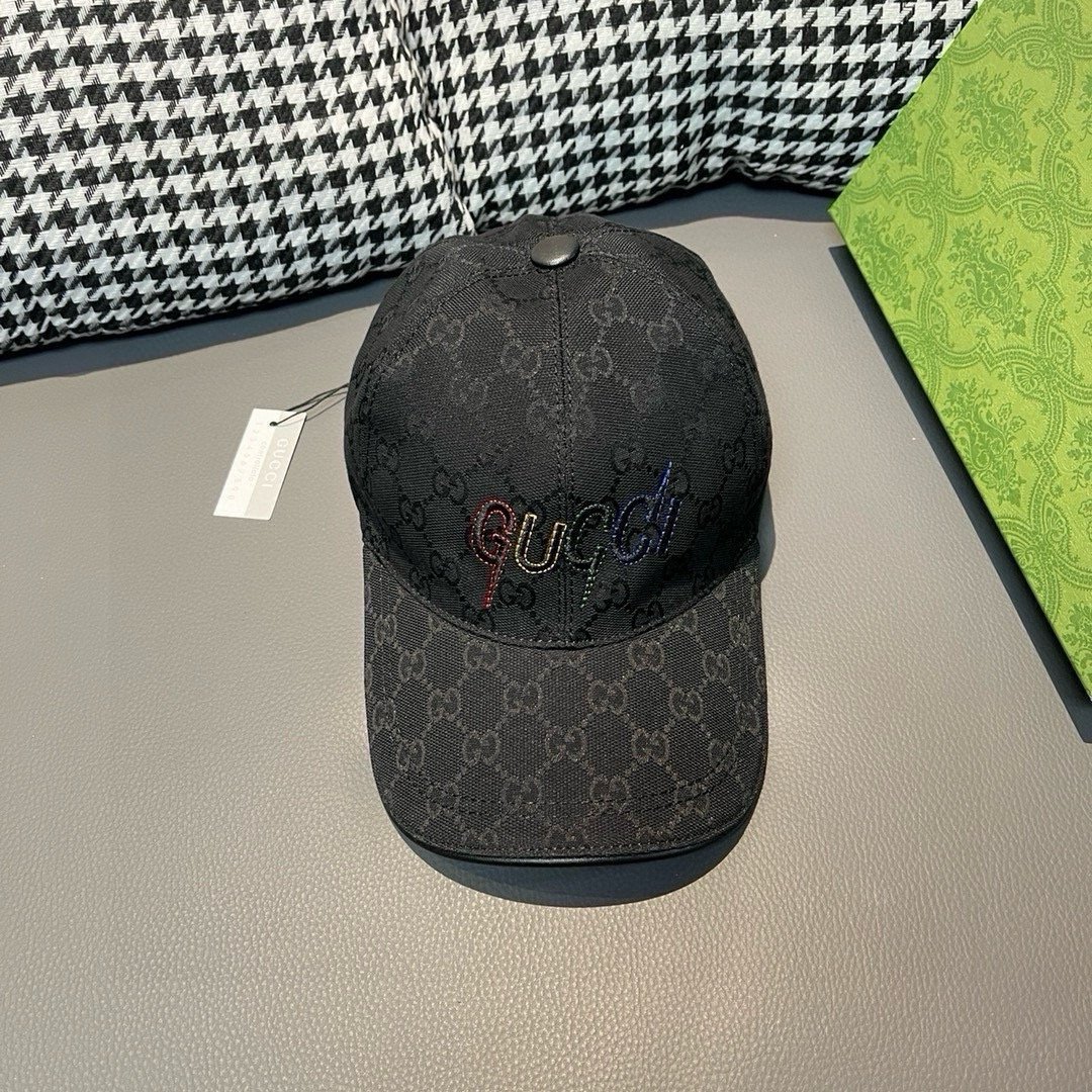 GUCCI artistic embroidered baseball cap