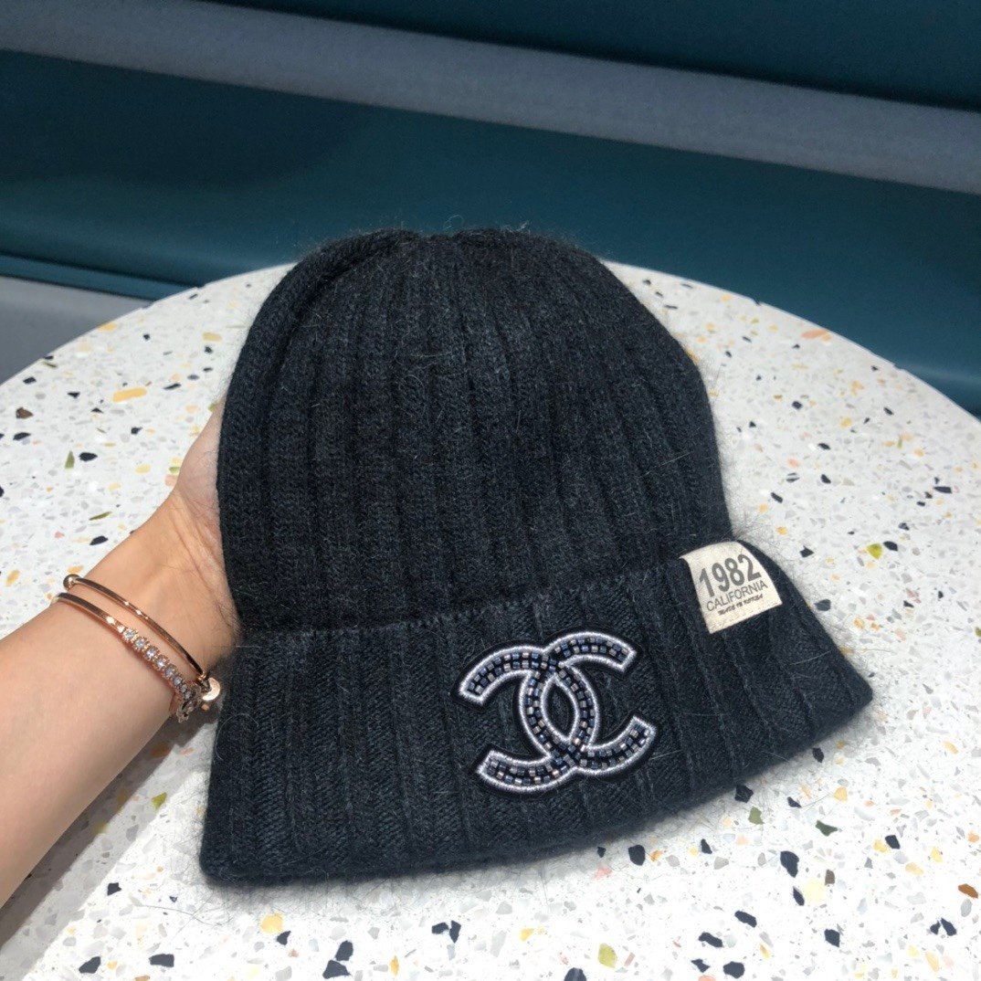 CHANEL knitted versatile woolen hat - Image 3