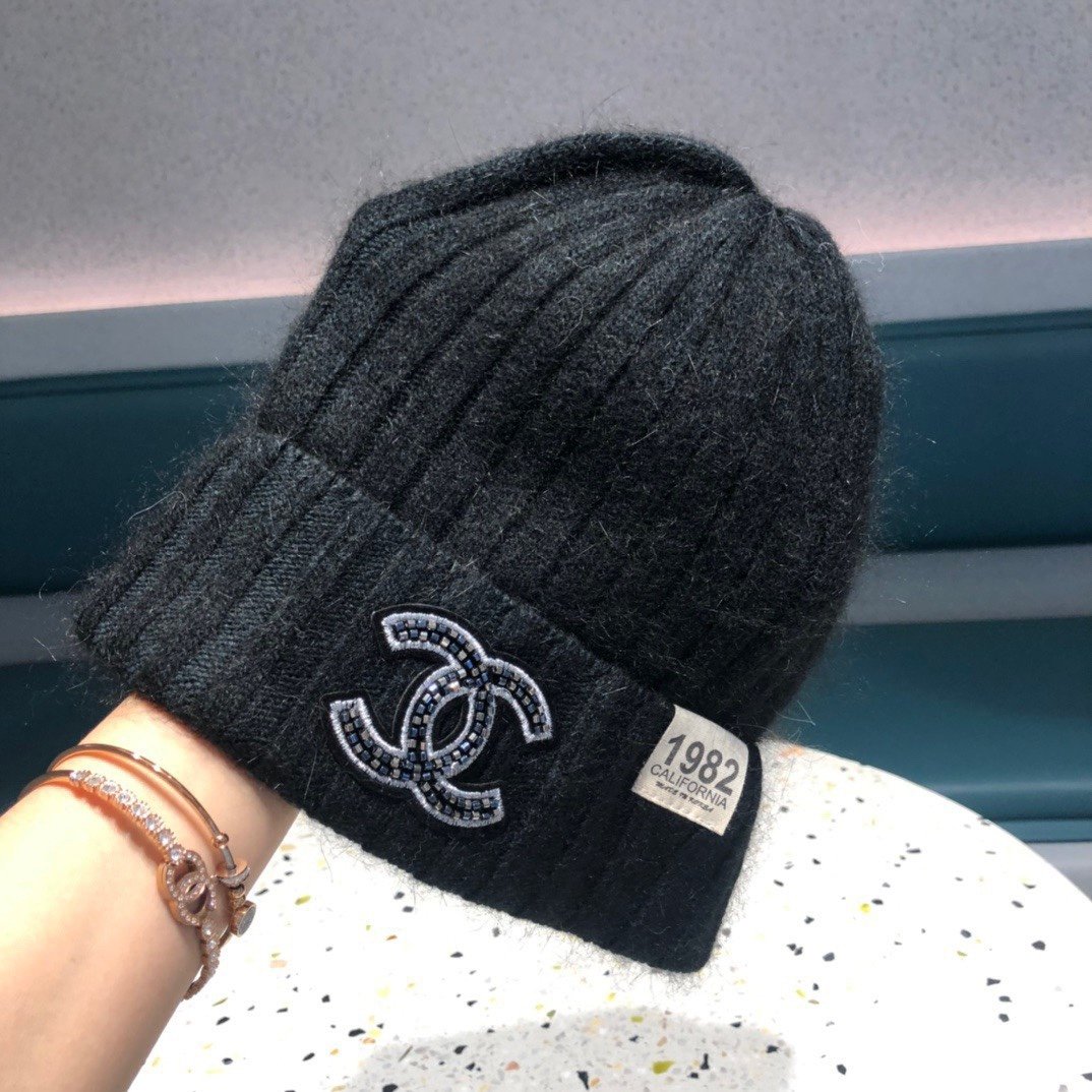 CHANEL knitted versatile woolen hat - Image 4